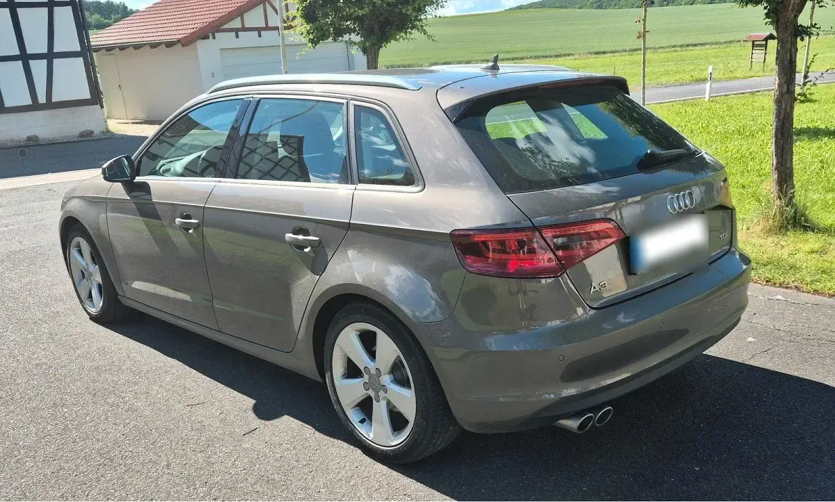 Gebraucht Audi A3 Ambition 150 PS (110 kW) 2014 Grau Limousine