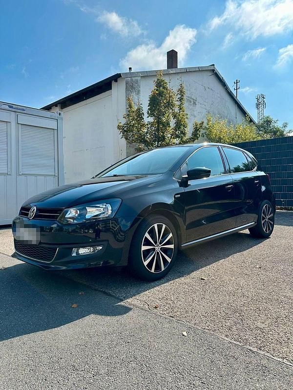 Schwarz Gebraucht 2014 VW Polo Life Limousine | 5.300 € (Guter Preis) - Bild 1/4
