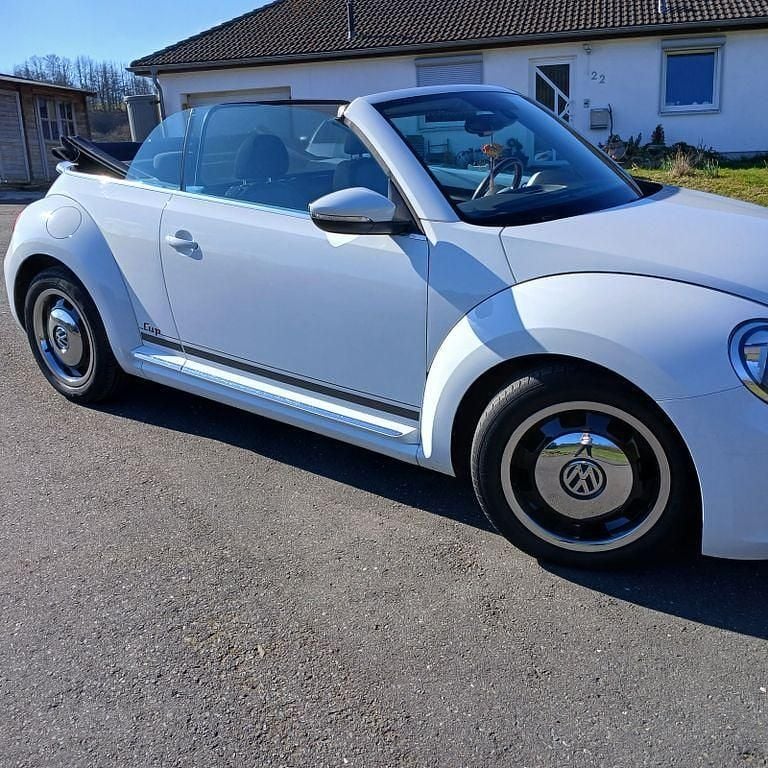 Gebraucht VW Beetle Cup 105 PS (77 kW) 2015 Weiß Kleinwagen