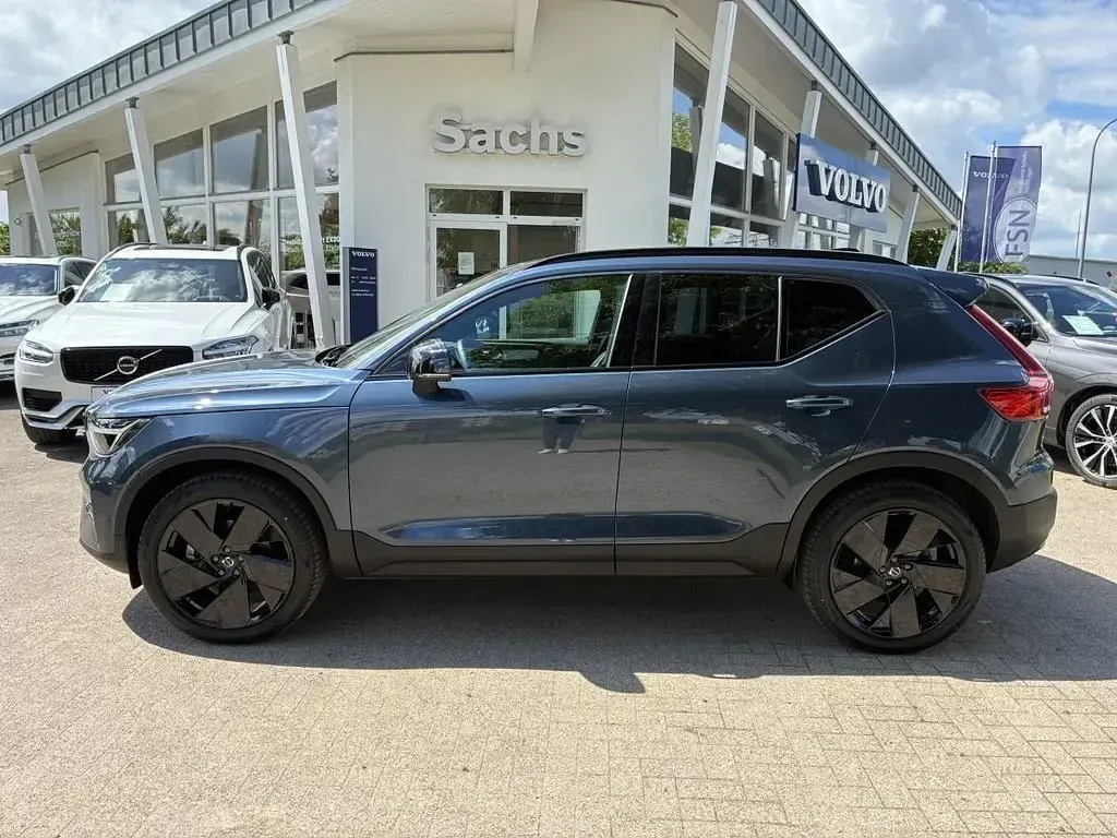 Gebraucht Volvo XC40 Plus 163 PS (119 kW) 2025 Blau SUV