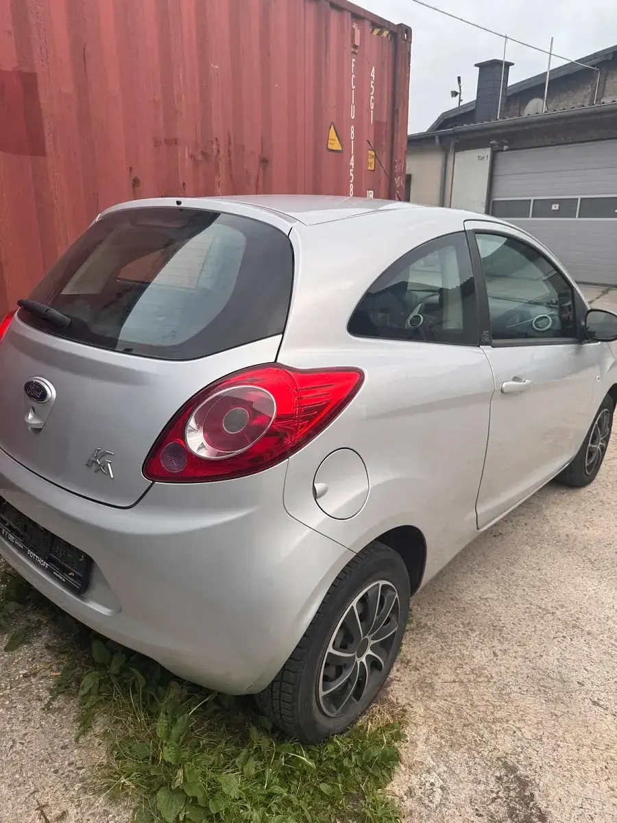 Gebraucht Ford Ka Trend 69 PS (50 kW) 2012 Silber Kleinwagen