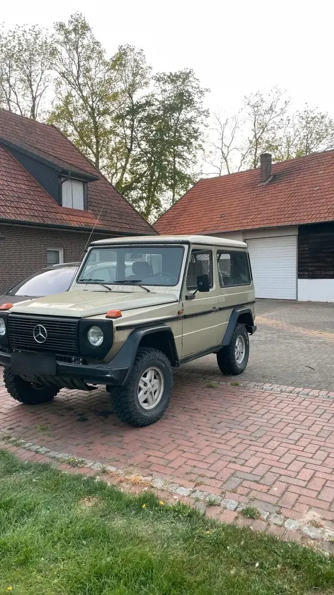 Gebraucht Mercedes G300 98 PS (72 kW) 1982 Silber SUV
