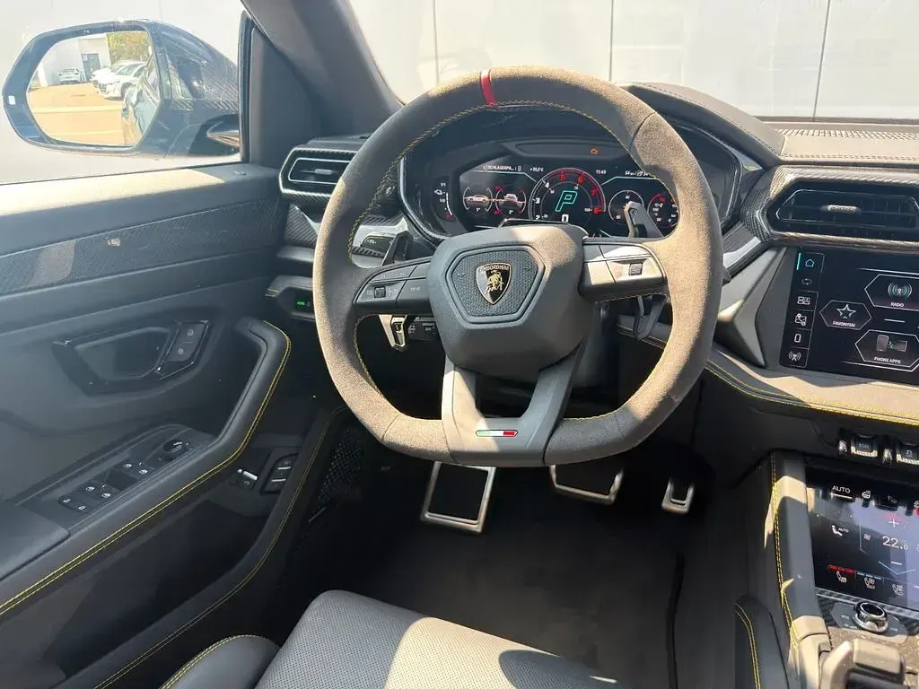 Neu Lamborghini Urus 620 PS (456 kW) 2026 Grün SUV