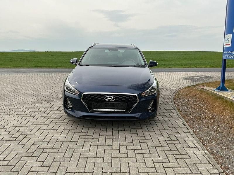 Gebraucht Hyundai i30 140 PS (102 kW) 2017 Blau Kombi