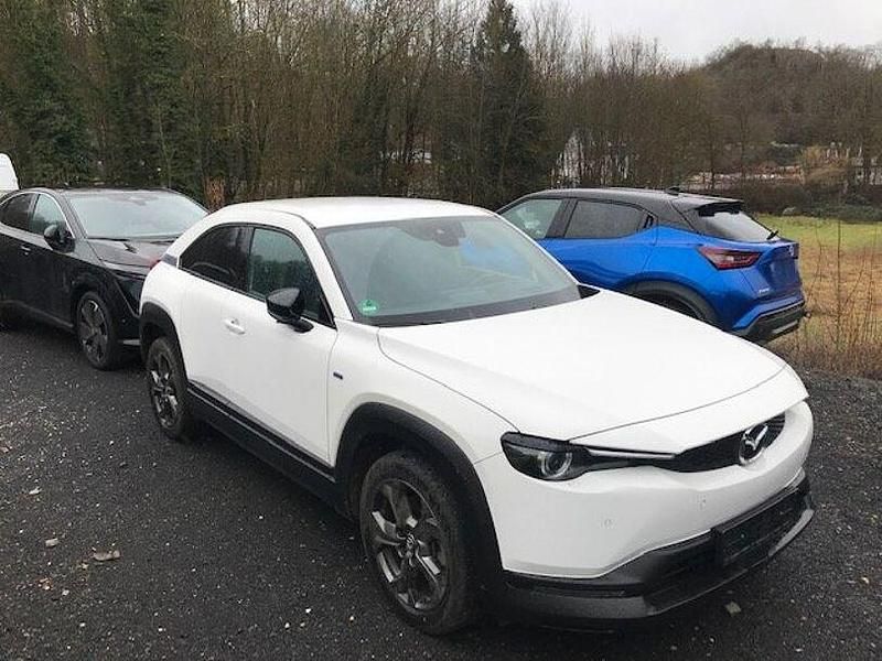 Gebraucht Mazda MX30 Ad'Vantage 106 kW (145 PS) 2023 Ceramic white SUV