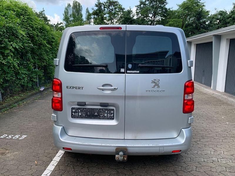 Gebraucht Peugeot Expert 95 PS (69 kW) 2017 Grau Van