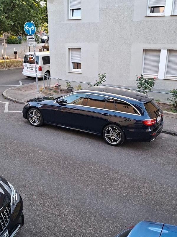 Gebraucht 2017 Mercedes E350 AMG line Kombi | 22.500 € (Guter Preis) - Bild 1/4