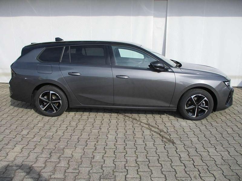Gebraucht Opel Astra 131 PS (96 kW) 2025 Vulhan grau Kombi