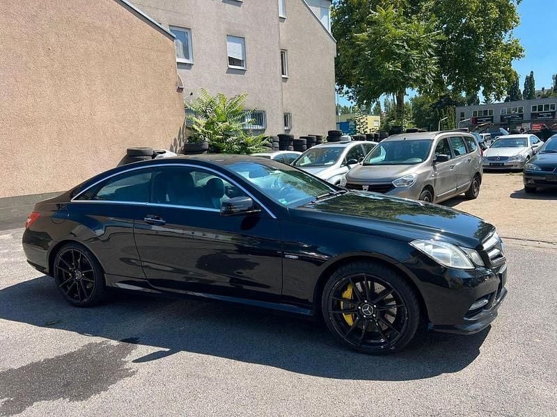 Schwarz Gebraucht 2011 Mercedes E50 AMG Limousine | 12.500 € (Superpreis) - Bild 1/4