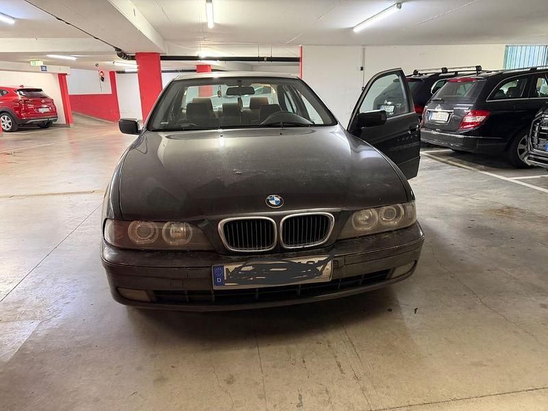 Gebraucht BMW 520 150 PS (110 kW) 2001 Schwarz Limousine