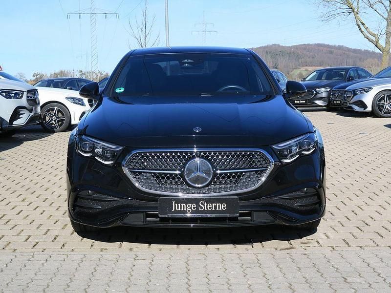 Second-hand Mercedes E200 AMG Line Premium 204 CP (150 kW) 2024 Negru Berlinǎ