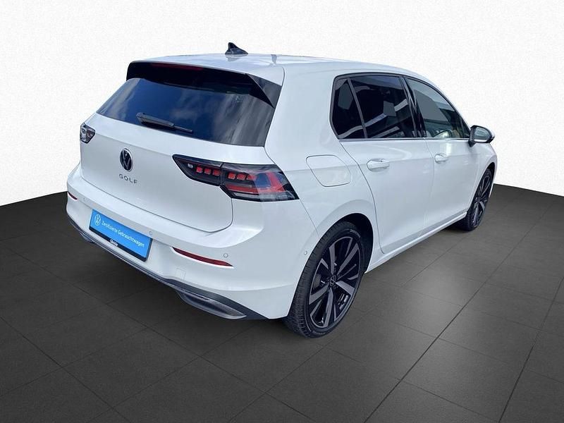 Gebraucht VW Golf VIII Style 150 PS (110 kW) 2025 Weiß Limousine