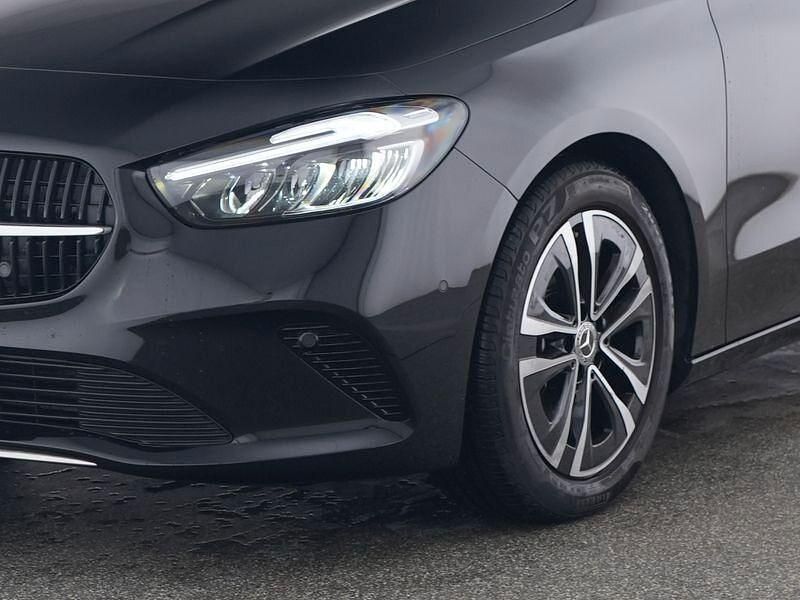 Gebraucht Mercedes B200 Progressive 150 PS (110 kW) 2024 Schwarz Van / Kleinbus