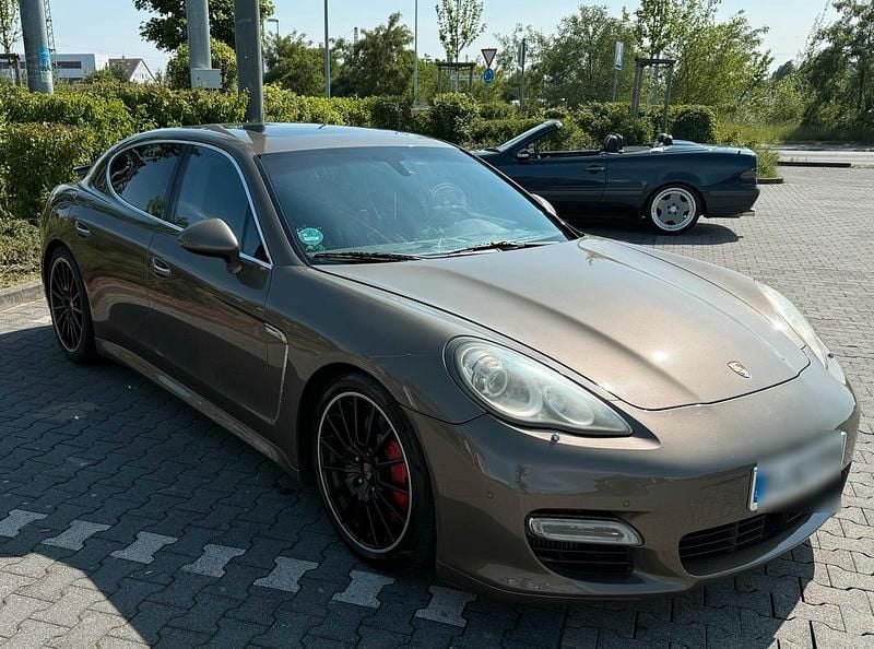 Gold Gebraucht 2009 Porsche Panamera Turbo Limousine | 24.500 € (Etwas zu teuer) - Bild 1/4