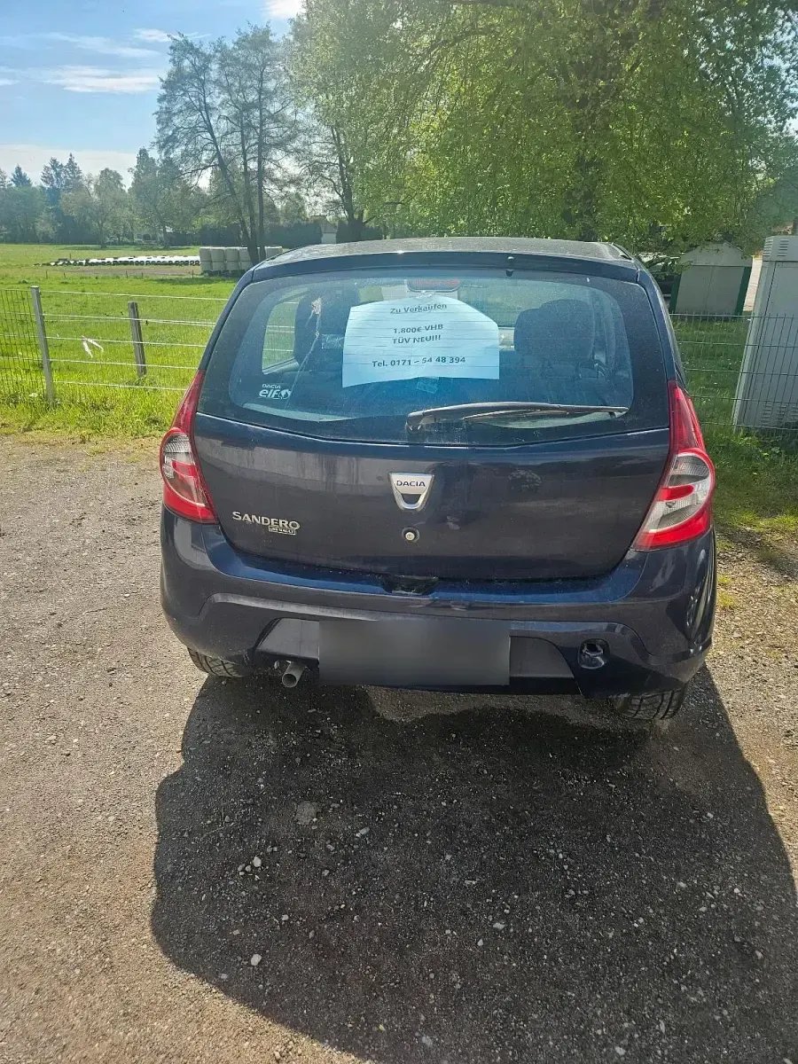 Używany Dacia Sandero 75 KM (55 kW) 2010 Niebieski Hatchback