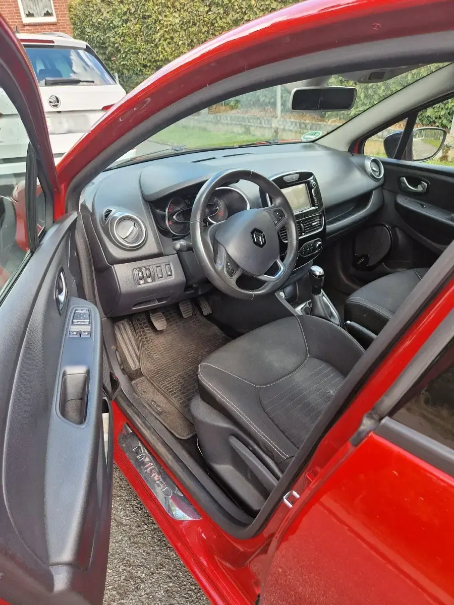 Gebraucht Renault Clio IV LIMITED 90 PS (66 kW) 2016 Rot Kleinwagen