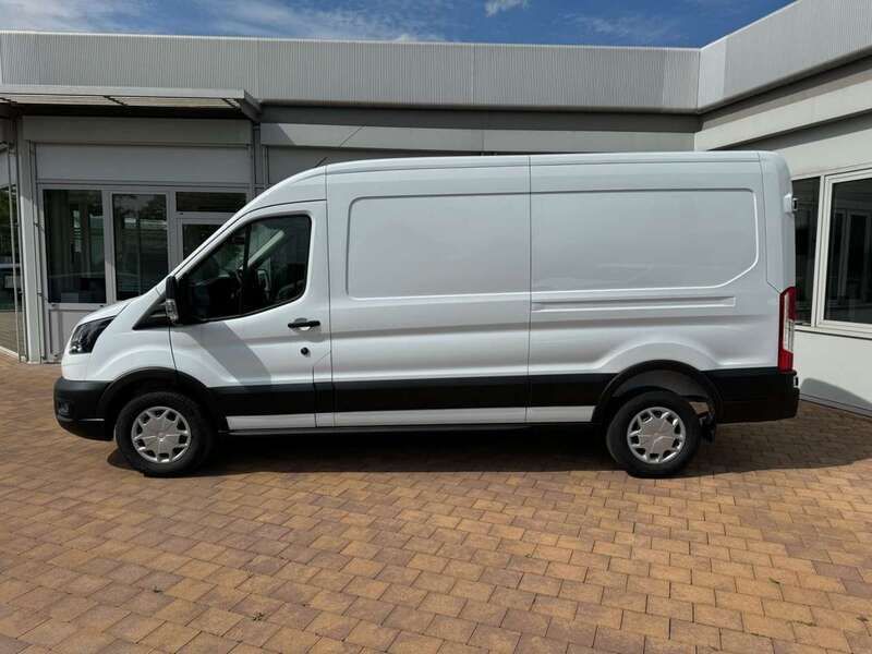 Gebraucht Ford Transit Trend 131 PS (96 kW) 2024 Frostweiß Van / Kleinbus