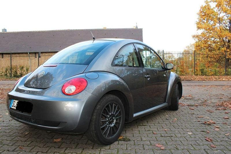 Gebraucht VW New Beetle 75 PS (55 kW) 2006 Grau Kleinwagen