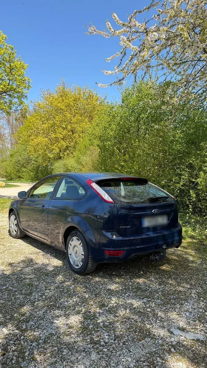 Używany Ford Focus 101 KM (74 kW) 2009 Niebieski Sedan/Limuzyna