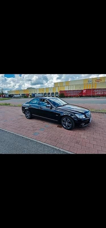 Schwarz Gebraucht 2008 Mercedes C180 Limousine | 3.700 € (Superpreis) - Bild 1/4