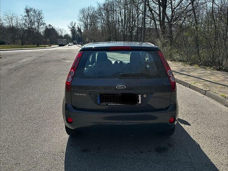 Gebraucht Ford Fiesta 60 PS (44 kW) 2007 Grau Kleinwagen