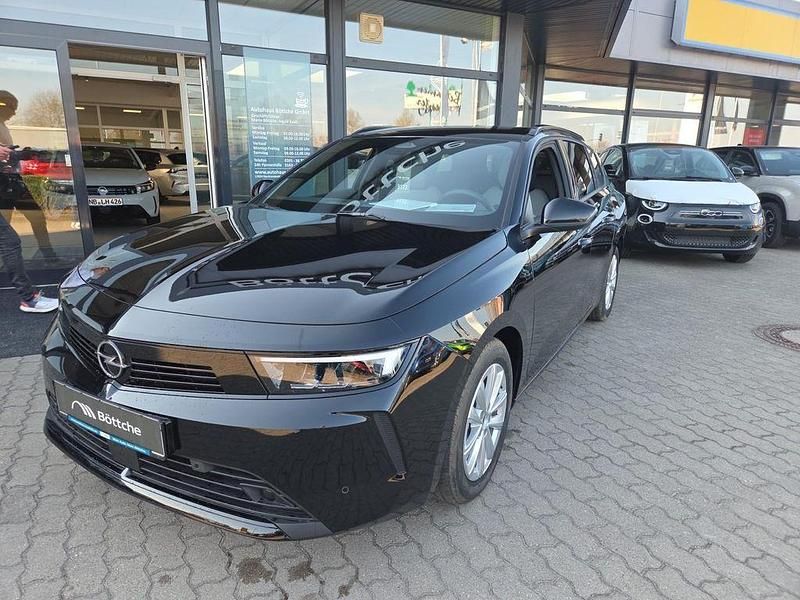 Neu Opel Astra Edition 131 PS (96 kW) 2026 Lackierung schwarz perla nera/ Kombi