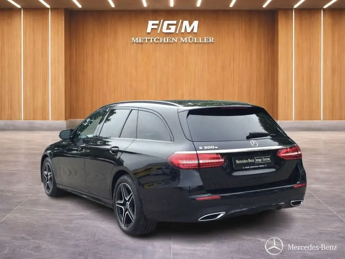 Gebraucht Mercedes E300 AMG 320 PS (235 kW) 2022 Lack obsidianschwarz Kombi