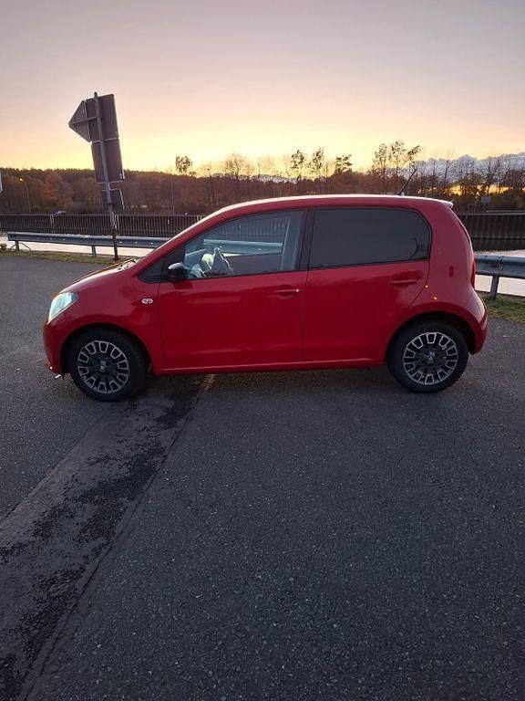 Rot Gebraucht 2018 Seat Mii Chic Kleinwagen | 6.995 € (Fairer Preis) - Bild 1/4