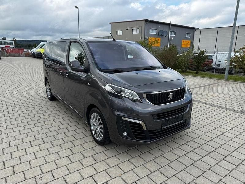 Grau Gebraucht 2017 Peugeot Traveller Van / Kleinbus | 12.999 € (Superpreis) - Bild 1/4