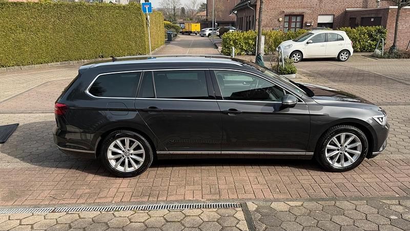 Gebraucht VW Passat Highline 193 PS (141 kW) 2018 Grau Kombi