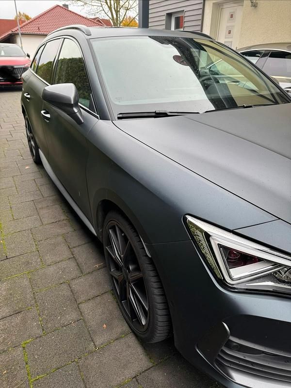 Grau Gebraucht 2020 Seat Leon Kombi | 27.450 € - Bild 1/4