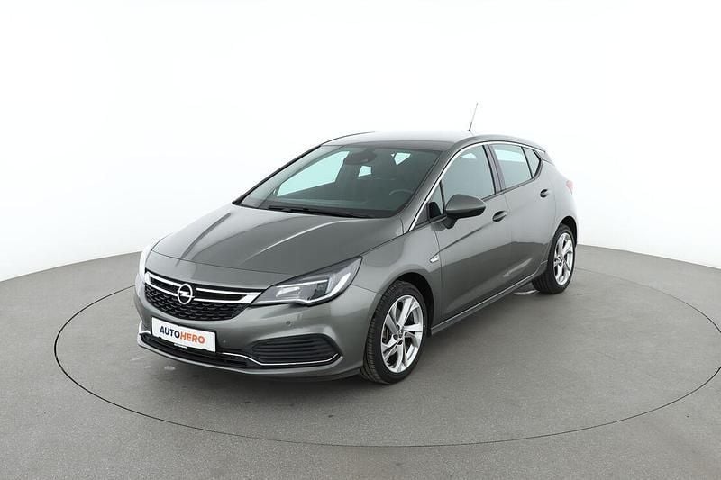 Grau Gebraucht 2018 Opel Astra Dynamic Limousine | 14.210 € (Etwas zu teuer) - Bild 1/3