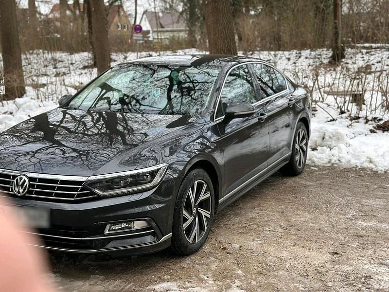 Gebraucht VW Passat Highline 190 PS (139 kW) 2019 Grau Limousine