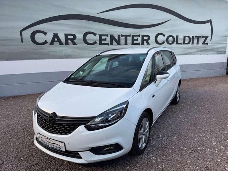 Weiß Gebraucht 2016 Opel Zafira Tourer Edition Van / Kleinbus | 10.400 € (Teuer) - Bild 1/4