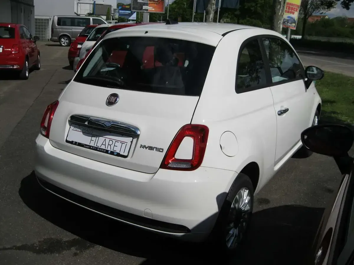 Gebraucht Fiat 500 Basis 69 PS (50 kW) 2023 Gelato weiß Kleinwagen