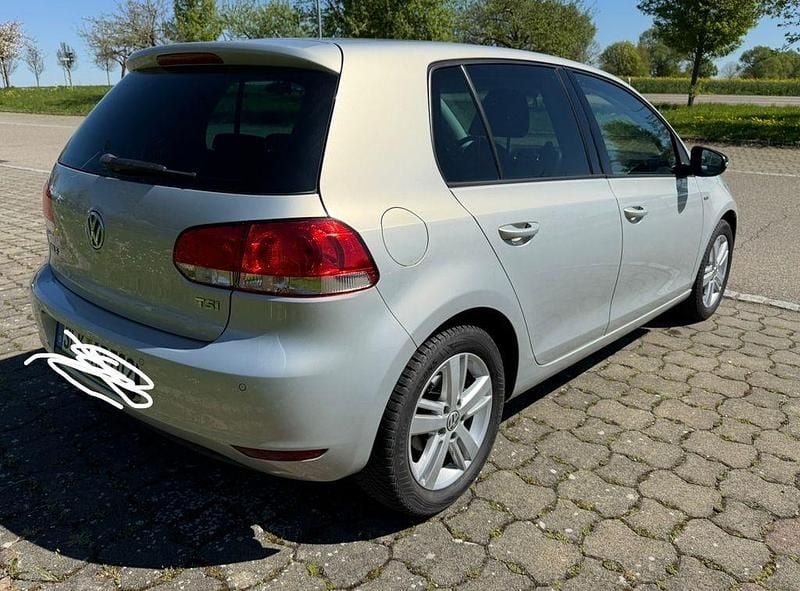 Używany VW Golf VII Match 105 KM (77 kW) 2012 Srebrny Sedan/Limuzyna