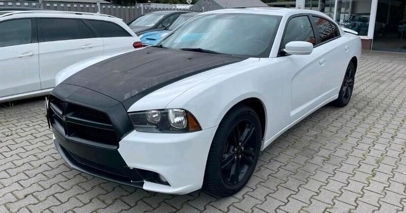Weiß Gebraucht 2012 Dodge Charger Limousine | 16.500 € (Etwas zu teuer) - Bild 1/4