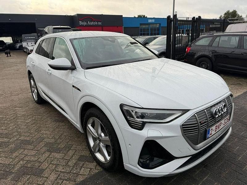 Gebraucht Audi e-tron S-Line 230 kW (313 PS) 2022 Weiß SUV
