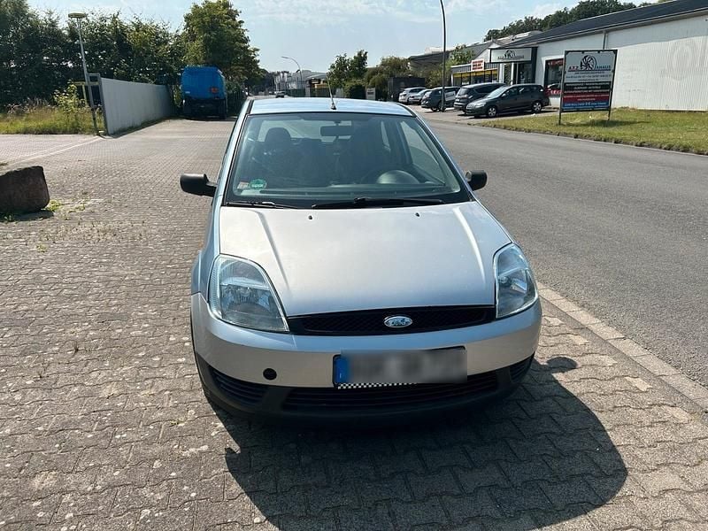 Blau Gebraucht 2005 Ford Fiesta Kleinwagen | 1.300 € - Bild 1/4