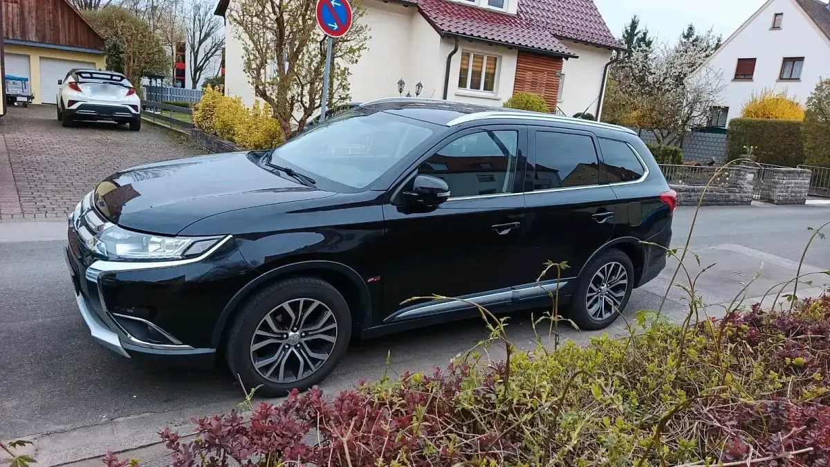 Gebraucht Mitsubishi Outlander 150 PS (110 kW) 2016 Schwarz SUV
