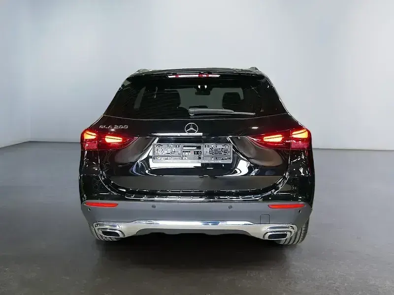 Gebraucht Mercedes GLA200 Progressive 163 PS (119 kW) 2026 Schwarz SUV