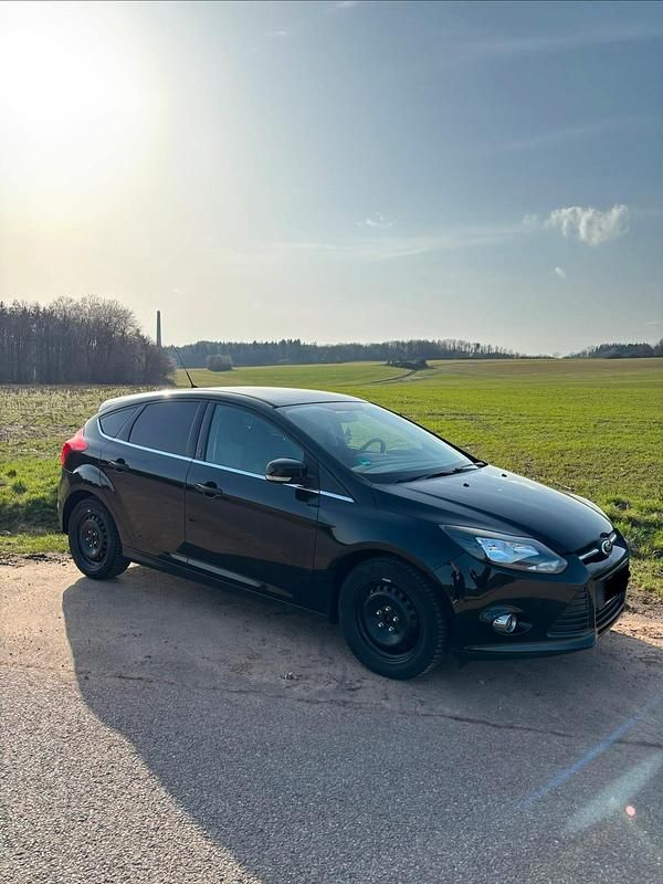 Gebraucht Ford Focus Champions Edition 105 PS (77 kW) 2012 Schwarz Kleinwagen