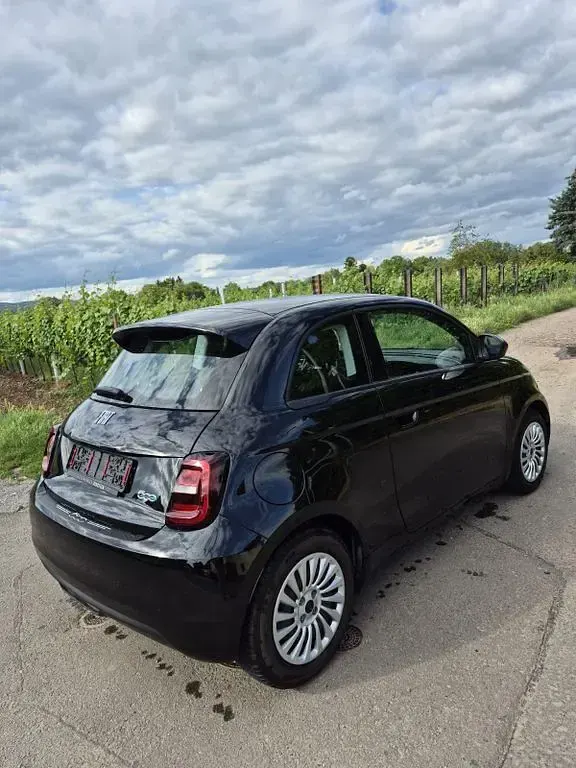 Gebraucht Fiat 500e Action 69 kW (95 PS) 2022 Schwarz Limousine