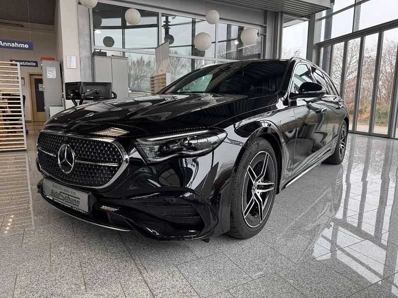 Obsidianschwarz metallic Gebraucht 2024 Mercedes E300 AMG Kombi | 55.700 € (Superpreis) - Bild 1/4