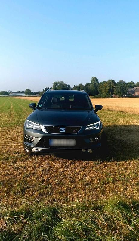 Grau Gebraucht 2019 Seat Ateca FR SUV | 23.990 € (Fairer Preis) - Bild 1/4