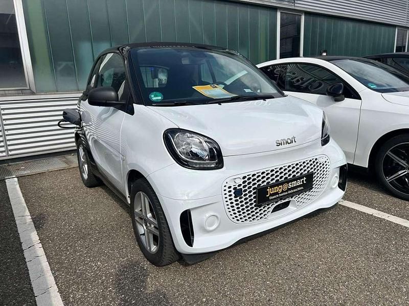 Bodypanels in white Gebraucht 2022 Smart ForTwo Electric Drive Coupé | 9.890 € (Guter Preis) - Bild 1/4