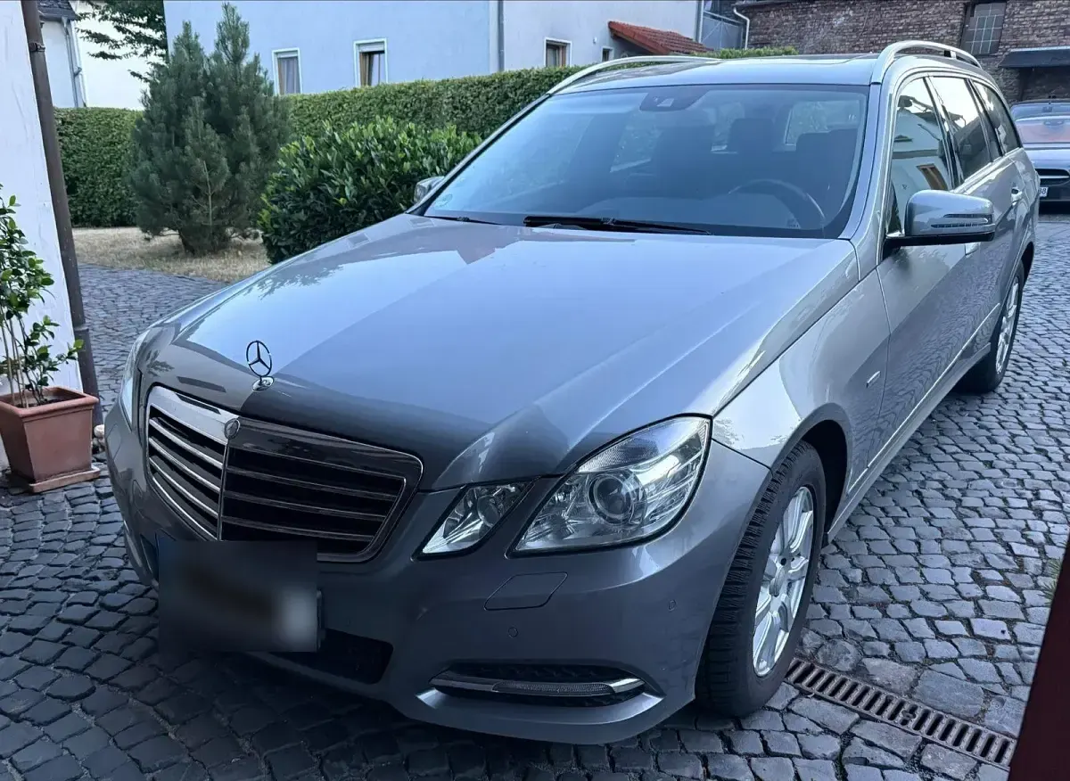 Gebraucht Mercedes 300 Avantgarde 204 PS (150 kW) 2010 Grau Kombi