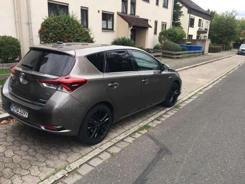 Gebraucht 2017 Toyota Auris Hybrid Edition-S Limousine | 16.000 € (Fairer Preis) - Bild 1/4