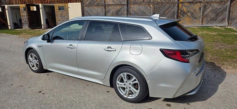 Gebraucht Toyota Corolla Team 122 PS (89 kW) 2020 Silber Kombi