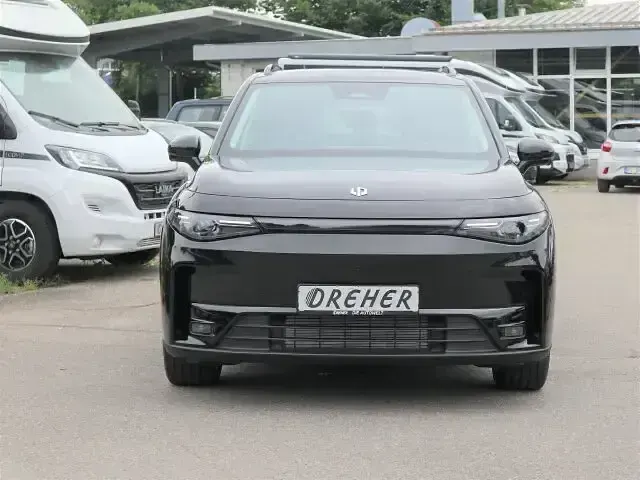 Gebraucht Leapmotor C10 160 kW (218 PS) 2025 Metallic black SUV